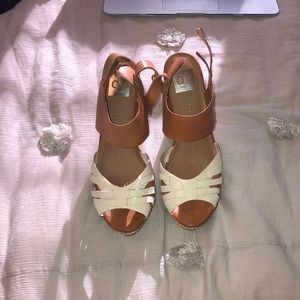 White Wedges